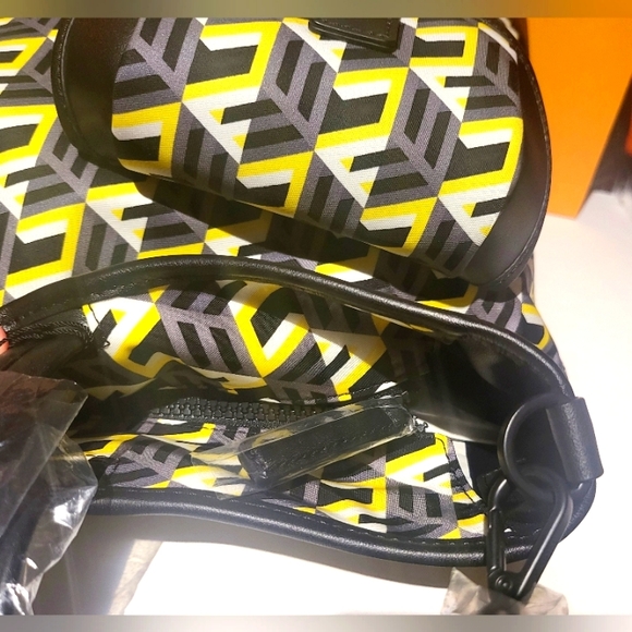 🆕🪷MCM🪷 Unisex Nylon Yellow/Black Cubic Logo Tote Bag MMT - Picture 16 of 17